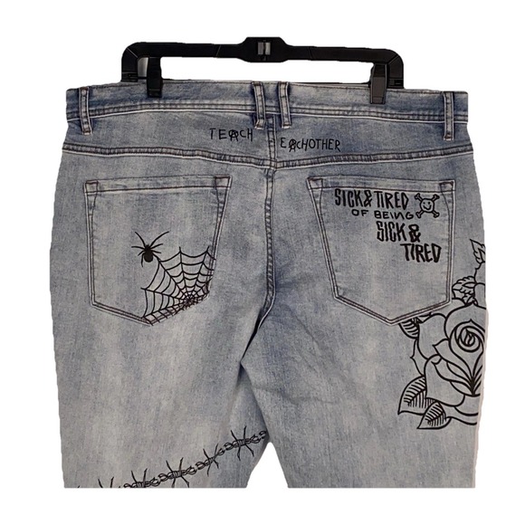 Ninth Hall Rogue Men's Skinny Jeans Graphic Print Lt Wash Sz 38x34 Gothic grunge - Picture 4 of 9